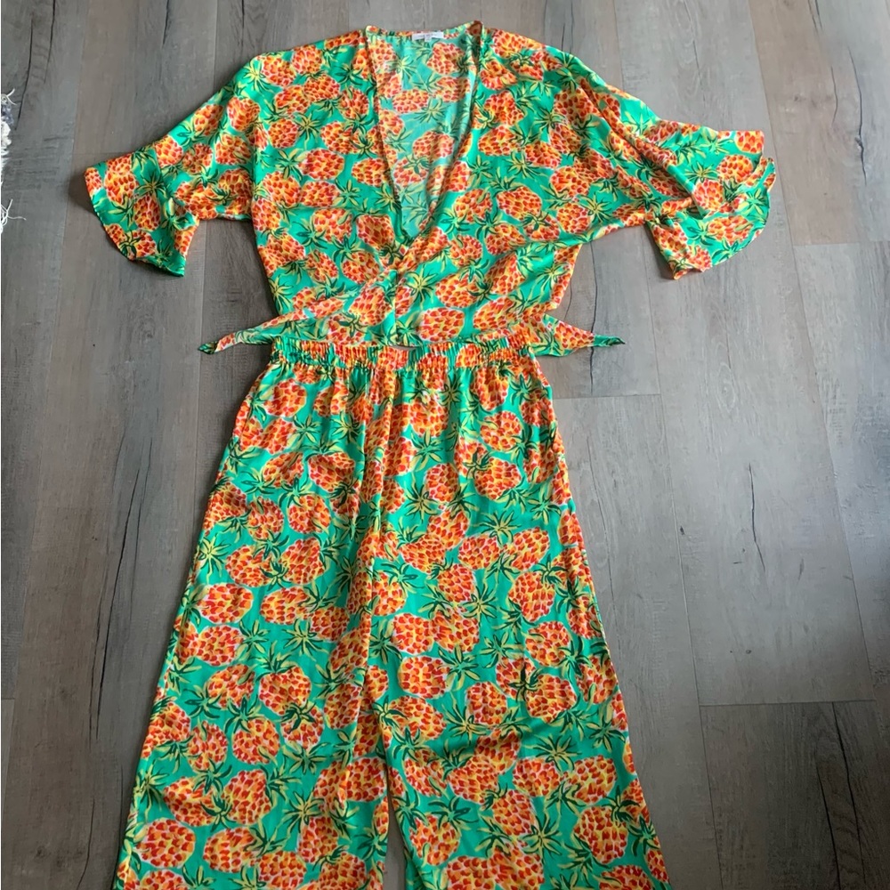 Pineapple Express Lounge Set by Skies Are Blue. Size L